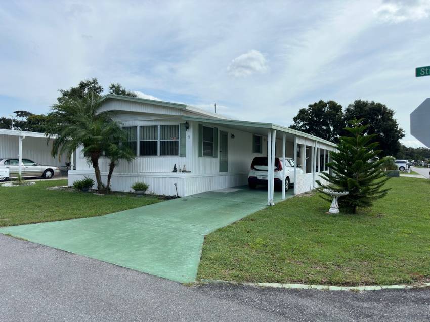 9 Stillwater Road a Winter Haven, FL Mobile or Manufactured Home for Sale